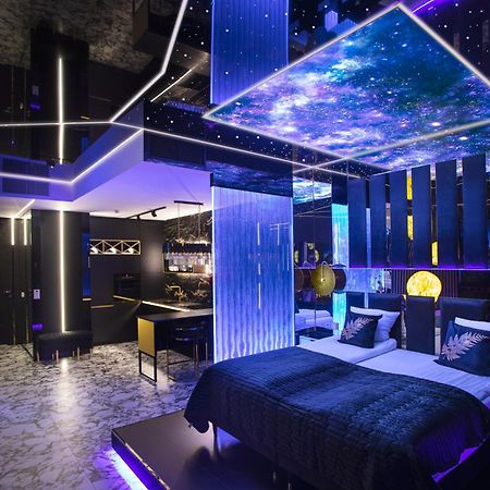 Apartamenty Sky Tower Z Jakuzzi Przy Oknie Breslau Exterior foto