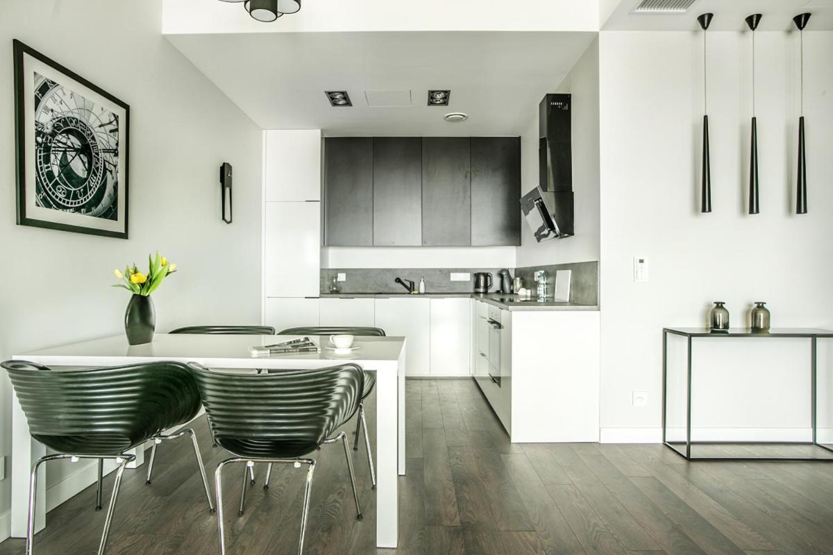 Apartamenty Sky Tower Z Jakuzzi Przy Oknie Breslau Exterior foto